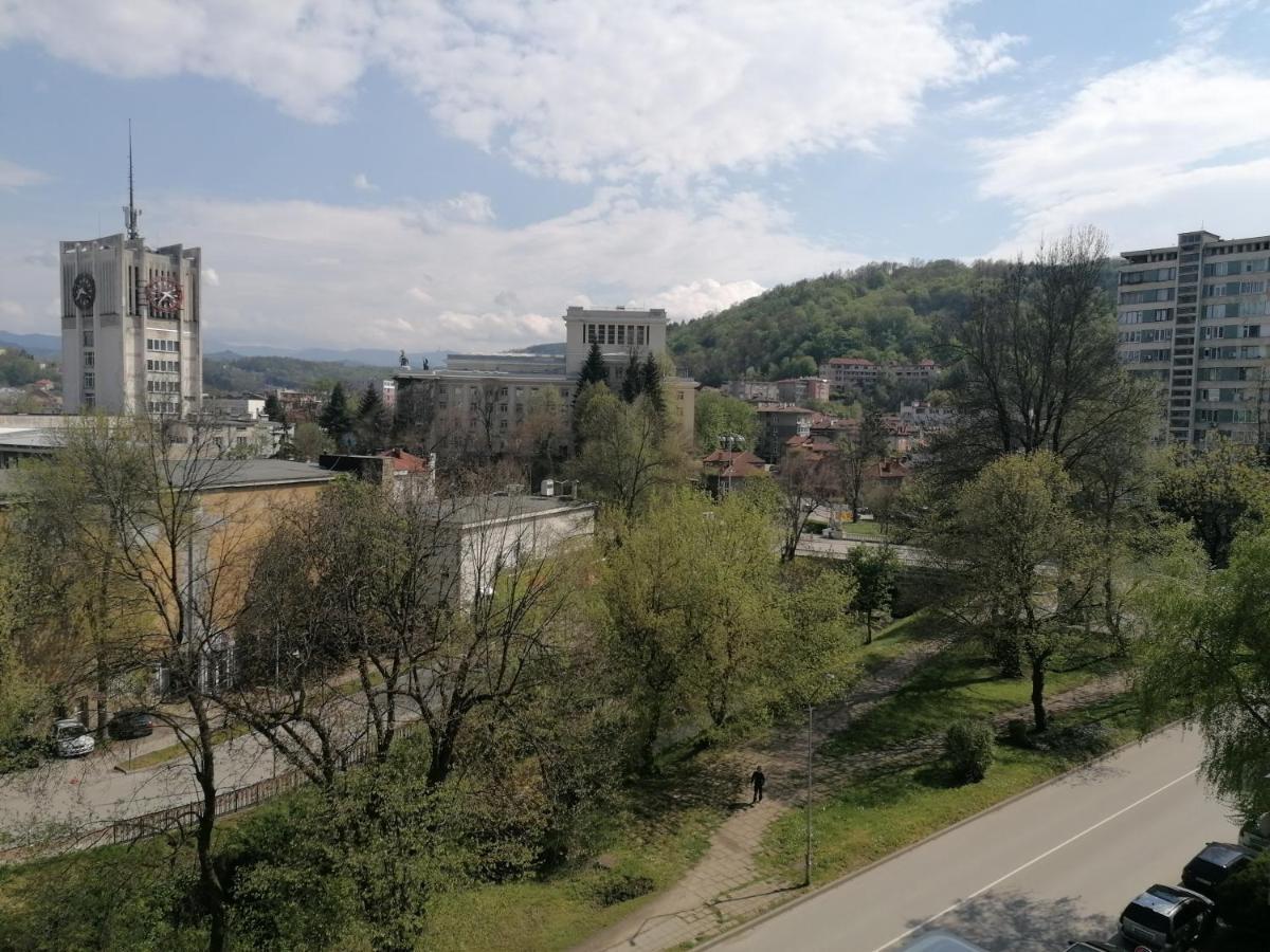 Апартамент Фея - Топ Център, Безплатно Паркомясто Gabrovo Exteriör bild